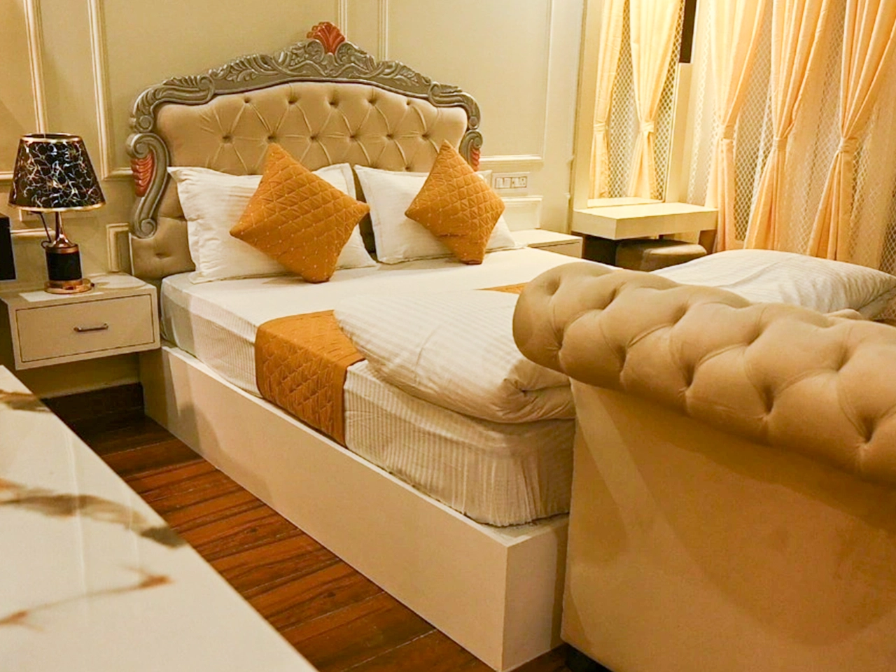 LUXURY ROOM WITH BALCONY Thumbnail