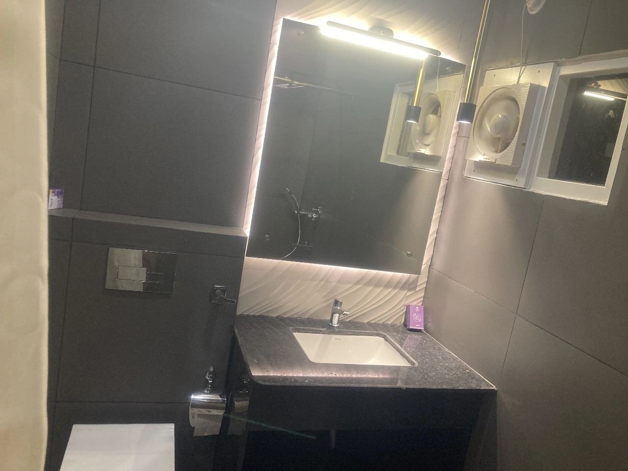 PREMIUM SUITE ROOM Thumbnail