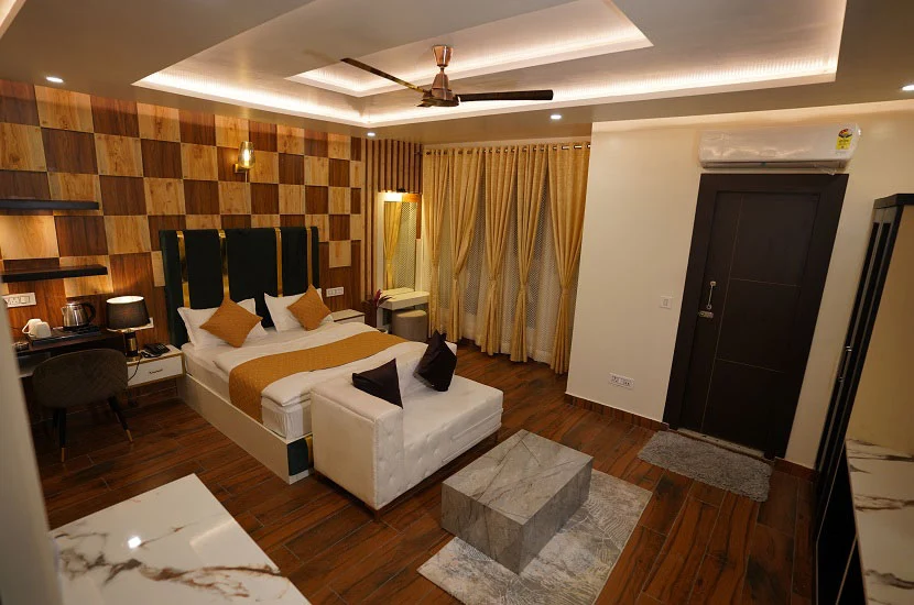 EXECUTIVE ROOM Thumbnail