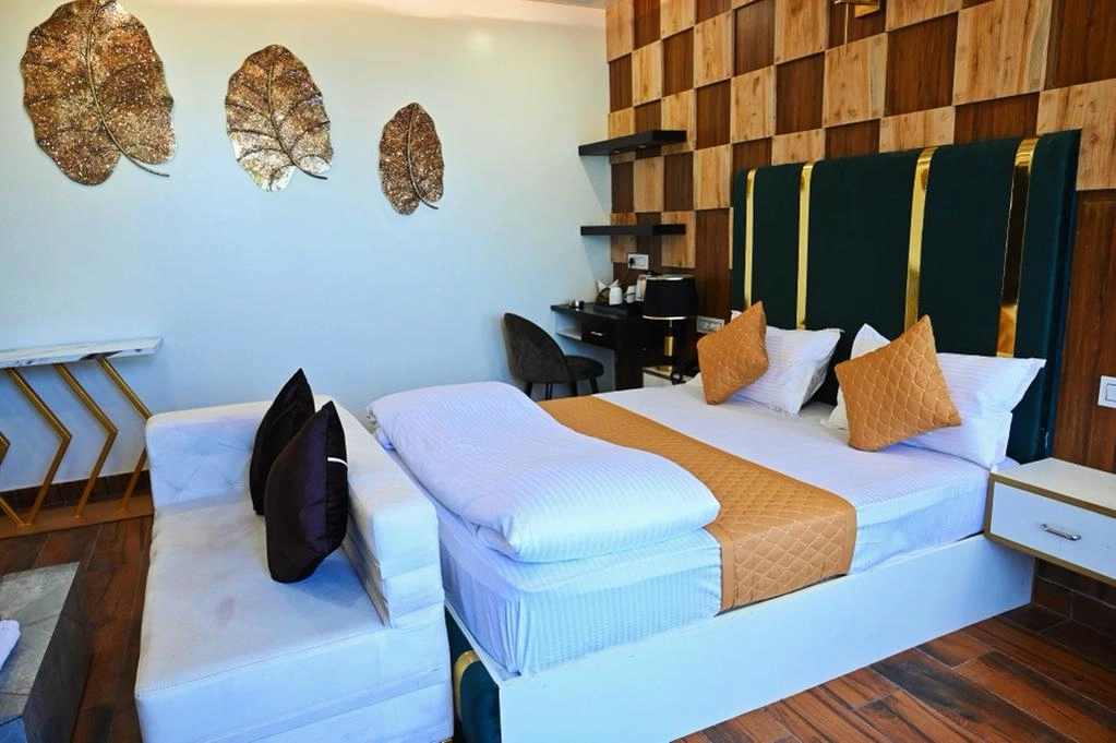 FAMILY ROOM Thumbnail