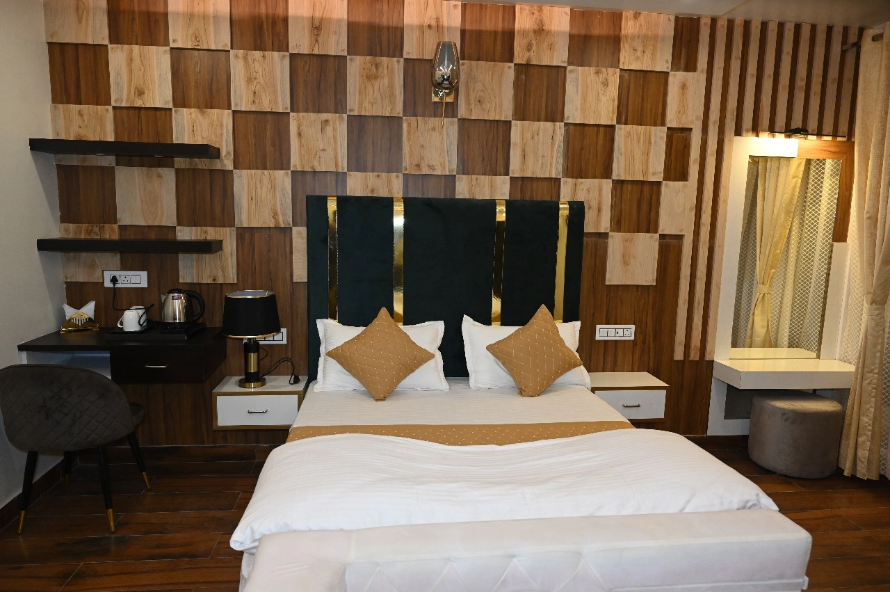 FAMILY ROOM Thumbnail